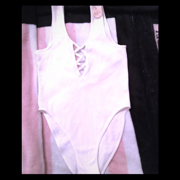 SOLD! F21  RIBBED SEAMLESS CORSET FRONT BODY SUIT - Picture 6 of 6